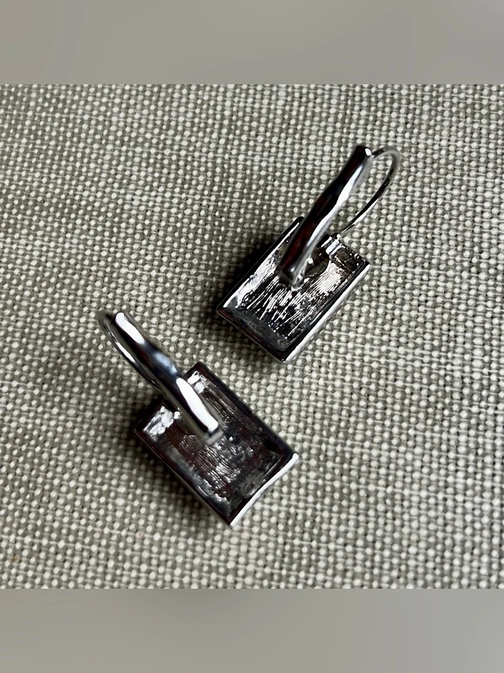 Women’s Silver Tone Embossed Angel Textured Accent rectangular Earrings NWOT